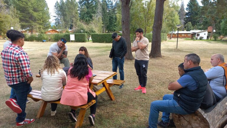 Reunión en el complejo Edén