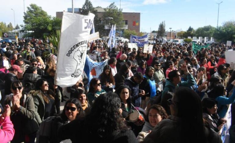 Solidaridad y acompañamiento al reclamo de los docentes provinciales